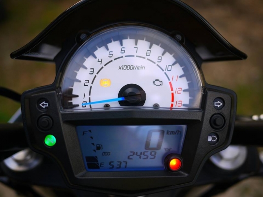 ขาย ER6N พร้อมทะเบียนแท้ไม่ขาดต่อ เอกสารคู่มือทุกอย่างครบ โฉมใหม่ล่าสุด ปี 2014 สภาพใหม่กริ๊ป