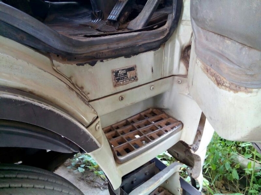 รถฮีโน่ 10 ล้อดั้ม FM3H เปลื่ยงเครื่อง 320 แรงม้า. ปี 38  สนใจติดต่อ  081 - 6079515