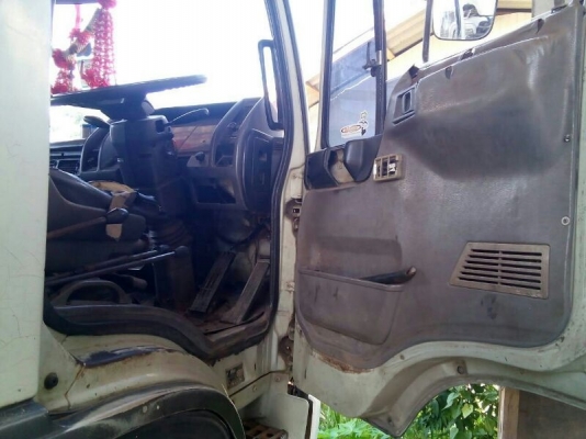 รถฮีโน่ 10 ล้อดั้ม FM3H เปลื่ยงเครื่อง 320 แรงม้า. ปี 38  สนใจติดต่อ  081 - 6079515