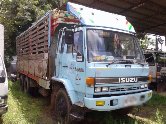 ขายรถบรรทุกสิบล้อ ISUZU ROCKY เครื่อง 195 แรง 1 เพลา FVM32MR เครื่องดี แชสซีสวย ยางดี ทะเบียนพร้อม