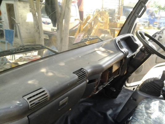 ขายรถ6ล้อNQR150แรงตู้ใส่น้ำแข็งยาว5.50เมตรปี47รถห้าง