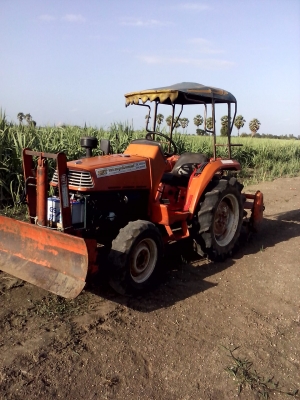Kubota GX 24 แรง สภาพสวย ยางดียางสวย เครื่องสวย เครื่องแน่น แรงไม่มีตก เครื่องไม่ดัง เข้าเกียร์งาย ไม่ดัง ขับเคลื่อน 4 ล้อ 4 สูบ มีใบดันหน้ากับโรตาร์รี่ สนใจตติดต่อ 089-9638932 อ.ชัยบาดาล จ.ลพบุรี ต.บัวชุม Kubota GX 24 แรง สภาพสวย ยางดียางสวย เครื่องสวย เครื่องแน่น แรงไม่มีตก เครื่องไม่ดัง เข้าเกียร์งาย ไม่ดัง ขับเคลื่อน 4 ล้อ 4 สูบ มีใบดันหน้ากับโรตาร์รี่ สนใจตติดต่อ 089-9638932 อ.ชัยบาดาล จ.ลพบุรี ต.บัวชุม