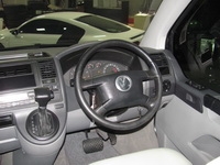 VOLKSWAGEN CARAVELLE V6 3.2 AT ปี 2008 สีดำ  SUNROOF แอร์ดิจิตอลสภาพดีมากพร้อมใช้ราคาสุดพิเศษ