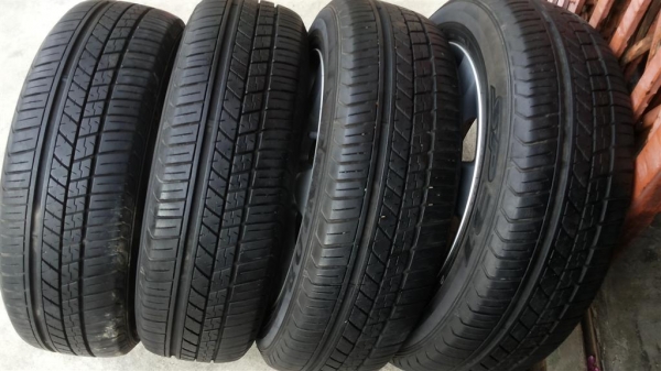 ล้อแม็กซ์ nissan march ขอบ15 พร้อมยางใช้งานมาน้อย