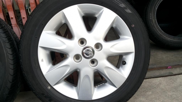 ล้อแม็กซ์ nissan march ขอบ15 พร้อมยางใช้งานมาน้อย