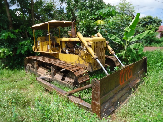 ขายรถแทร็กเตอร์CATD5เครือง-44V-ฝาบางสภาพพร้อมใช้งาน