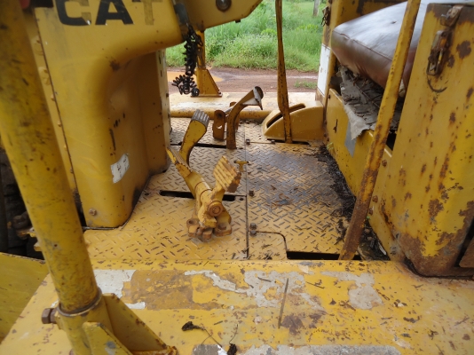 ขายรถแทร็กเตอร์CATD5เครือง-44V-ฝาบางสภาพพร้อมใช้งาน ขายรถแทร็กเตอร์CATD5เครือง-44V-ฝาบางสภาพพร้อมใช้งาน