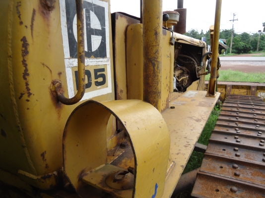 ขายรถแทร็กเตอร์CATD5เครือง-44V-ฝาบางสภาพพร้อมใช้งาน ขายรถแทร็กเตอร์CATD5เครือง-44V-ฝาบางสภาพพร้อมใช้งาน