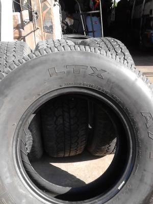 235/75R15  MICHELIN  LTX AT มีชุด 4 เส้น TEL.081-427-3941