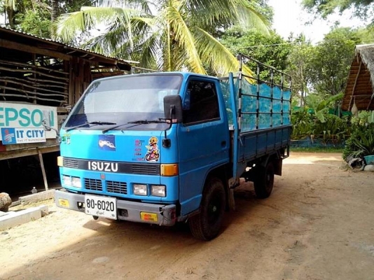 ISUZU NKR 85แรง 4ล้อกลาง เครื่องดี แคชซีสวย ยางดี ภายในสวย เกียร์สั้น เอกสารพร้อมโอน