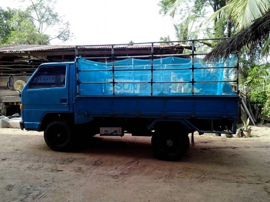 ISUZU NKR 85แรง 4ล้อกลาง เครื่องดี แคชซีสวย ยางดี ภายในสวย เกียร์สั้น เอกสารพร้อมโอน