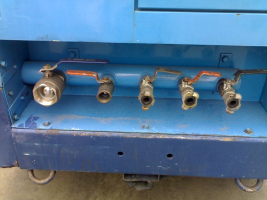 ขายด่วนเครื่องลม 390 CFM  เครื่องนำเข้า สภาพดี ราคาถูก ของดีมีคุณภาพ
