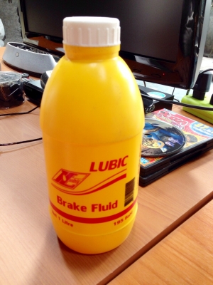 ขาย น้ำมันเบรค ขนาด 1 ลิตร มี 25 ขวด