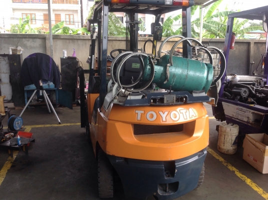 ขายtoyota7fg25รถแก็ส lpg เกียร์ ออโต้ ใส่แก็ส2ถัง