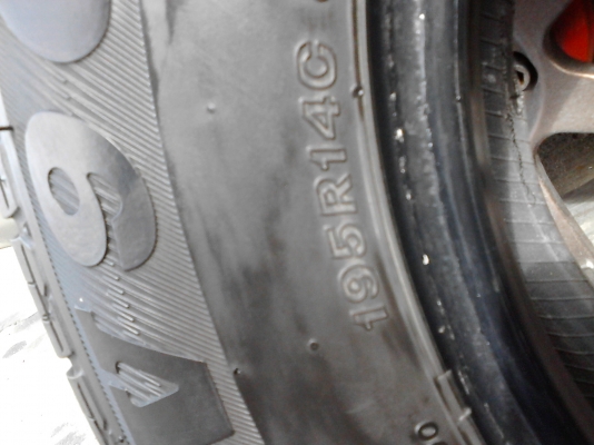 195R14 BRIDGESTONE LEO 677 และ FIRESTONE CV900 มี 2 เส้น โทร.081-427-3941 195R14 BRIDGESTONE LEO 677 และ FIRESTONE CV900 มี 2 เส้น โทร.081-427-3941