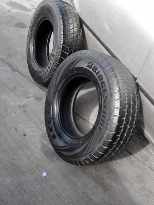 195R14   BRIDGESTONE LEO 677  และ FIRESTONE CV900 มี 2 เส้น โทร.081-427-3941