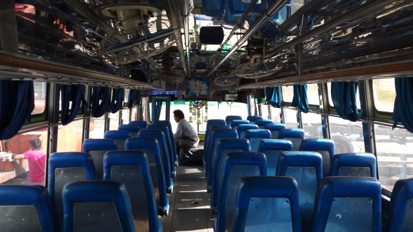 รถเมย์ hino  เครื่อง isuzu  6FE 195 เบรกจิฟฟี่ ช่วงล่างisuzu 240 พร้อมเคริ่องเสียงยกชุ