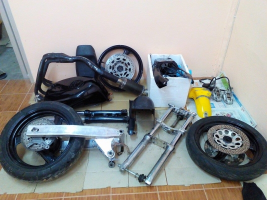 ขายล้มโปรเจค SUZUKI GSXR750 (อูฐ750) ทะเบียนแท้ 65,000 บาท