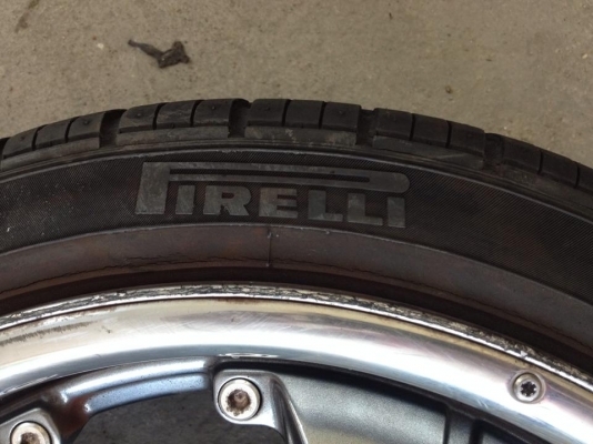 ขายล้อขอบ 15x5ครึ่ง 4/100 พร้อมยางดึงแนวยุ่น 165/45/15 ขายล้อขอบ 15x5ครึ่ง 4/100 พร้อมยางดึงแนวยุ่น 165/45/15