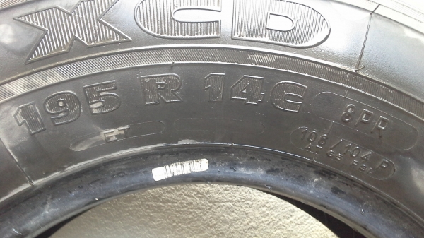 ขายยางมิชลิน  195  R14  ปี 12  มี2เส้น