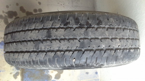 ขายยางมิชลิน  195  R14  ปี 12  มี2เส้น