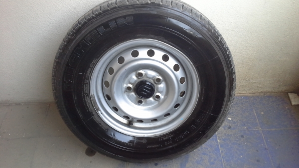 ขายยางมิชลิน  195  R14  ปี 13  มี2เส้นพร้อมกะทะล้อ