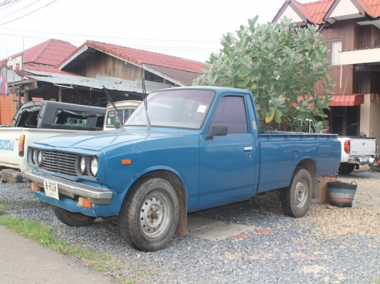 โตโยต้า RN 25 5 ขอแท้แซสซีสวย ภายในได้เดิมๆภาษีขาดต้องต่อใหม่