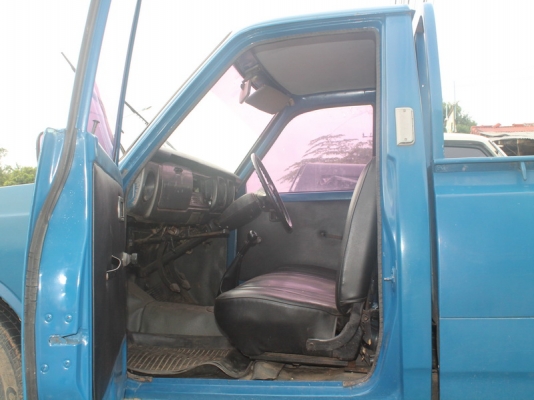 โตโยต้า RN 25 5 ขอแท้แซสซีสวย ภายในได้เดิมๆภาษีขาดต้องต่อใหม่