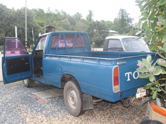 โตโยต้า RN 25 5 ขอแท้แซสซีสวย ภายในได้เดิมๆภาษีขาดต้องต่อใหม่