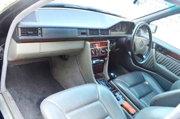 BENZ E220 ปี95 เครื่องเดิม AUTO LPG หัวฉีด