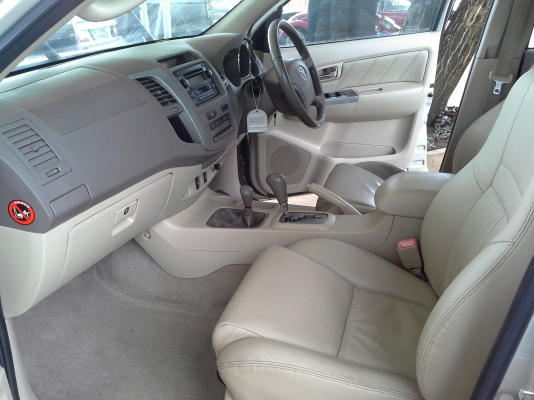 TOYOTA FORTUNER 3.0 D-4D ปี 05