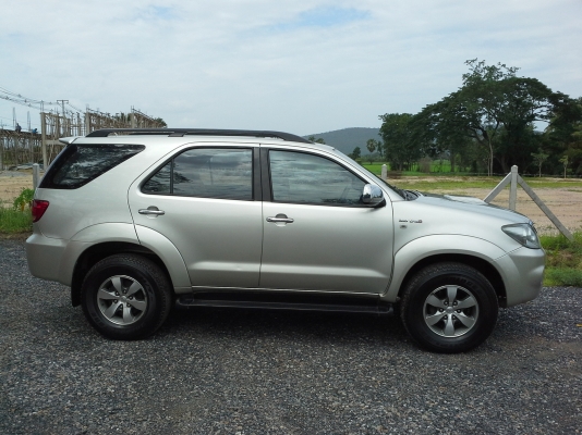 TOYOTA FORTUNER 3.0 D-4D ปี 05