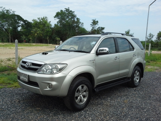 TOYOTA FORTUNER 3.0 D-4D ปี 05