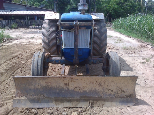 ขายฟอร์ด 6600 เครื่องเสื้อลาย  ดันหน้าผาน 7 พร้อมใช้