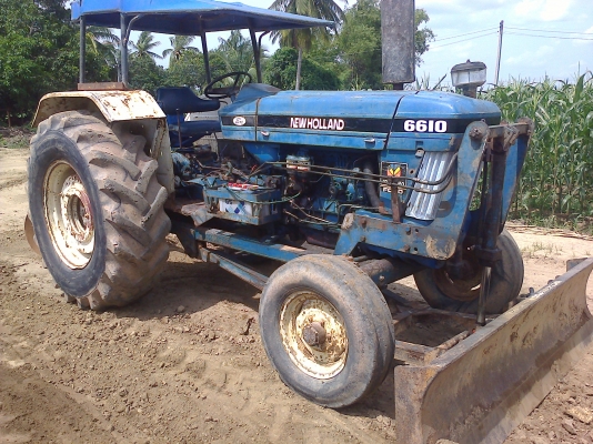 ขายฟอร์ด 6600 เครื่องเสื้อลาย  ดันหน้าผาน 7 พร้อมใช้