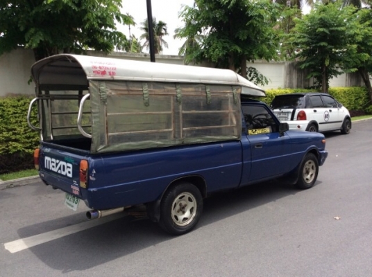 ขายรถกระบะมาสด้า แฟมิเลีย ปี 96 เครื่องเดิม 1.4 เกียร์ธรรมดา 5 เกียร์ ติดแก๊ส LPG  ถังวางใต้ท้องรถเรียบร้อย ภายในสวยเดิม แอร์พร้อม วิทยุCD จอทีวีสไลด์ ตัวถังบางเดิม สีมีริ้วรอยบ้าง คัสซีดี เครื่องวิ่งดี เกียร์แน่น บางใหม่ 4 เส้น หลังคาพร้อม รถขับดีมาก ประ