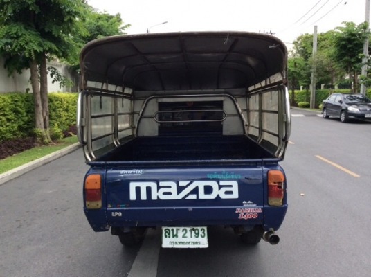 ขายรถกระบะมาสด้า แฟมิเลีย ปี 96 เครื่องเดิม 1.4 เกียร์ธรรมดา 5 เกียร์ ติดแก๊ส LPG  ถังวางใต้ท้องรถเรียบร้อย ภายในสวยเดิม แอร์พร้อม วิทยุCD จอทีวีสไลด์ ตัวถังบางเดิม สีมีริ้วรอยบ้าง คัสซีดี เครื่องวิ่งดี เกียร์แน่น บางใหม่ 4 เส้น หลังคาพร้อม รถขับดีมาก ประ