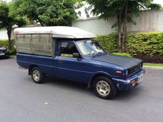 ขายรถกระบะมาสด้า แฟมิเลีย ปี 96 เครื่องเดิม 1.4 เกียร์ธรรมดา 5 เกียร์ ติดแก๊ส LPG  ถังวางใต้ท้องรถเรียบร้อย ภายในสวยเดิม แอร์พร้อม วิทยุCD จอทีวีสไลด์ ตัวถังบางเดิม สีมีริ้วรอยบ้าง คัสซีดี เครื่องวิ่งดี เกียร์แน่น บางใหม่ 4 เส้น หลังคาพร้อม รถขับดีมาก ประ