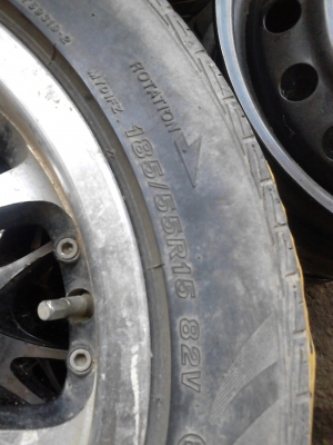 แม๊ก 4 รู 100 มม. พร้อมยางBRIDGESTONE 185/55R15 T.081-427-3941 แม๊ก 4 รู 100 มม. พร้อมยางBRIDGESTONE 185/55R15 T.081-427-3941