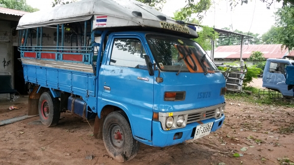 ขาย4ล้อ โดยสารรับส่งนักเรียน