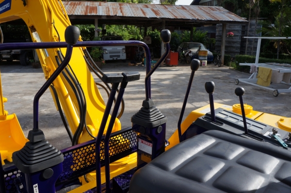 KOMUTSU PC20-6 ปรับสภาพพร้อมใช้