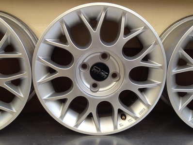 แม็กซ์ 14 นิ้ว 4รู100 ไม่มีดุ้ง ไม่มีคด สภาพตามรูปเลยครับ ตจว ส่งได้