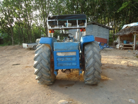 ขายรถไถ MF 185 ประหยัดสักคันครับ ขายรถไถ MF 185 ประหยัดสักคันครับ