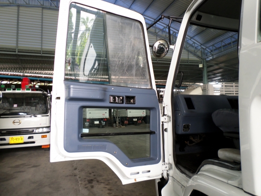 ขาย 6 ล้อ อีซูซุ ร็อคกี้ เครน 4 ตัน ทอร์นาโด้ 175 แรง ยาว 6 ม.ปี 1992 สภาพเดิม สนใจชมรถก่อนได้ครับ ติดต่อ 081-9425443