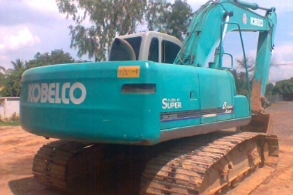ขายรถแบคโฮ KOBELCO 200 รุ่น 6 ราคา 1,530,000 บาท