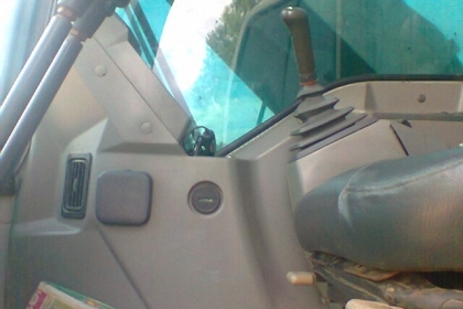 ขายรถแบคโฮ KOBELCO 200 รุ่น 6 ราคา 1,530,000 บาท