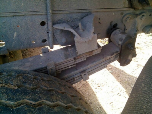 รถอีซูซุ 6 ล้อดั้ม 120 แรงม้า. ปี 43  ( ฝาดำ )  สนใจติดต่อ  081 - 6079515