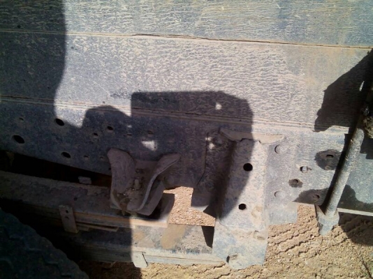 รถอีซูซุ 6 ล้อดั้ม 120 แรงม้า. ปี 43  ( ฝาดำ )  สนใจติดต่อ  081 - 6079515