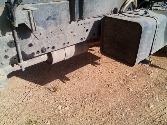 รถอีซูซุ 6 ล้อดั้ม 120 แรงม้า. ปี 43  ( ฝาดำ )  สนใจติดต่อ  081 - 6079515