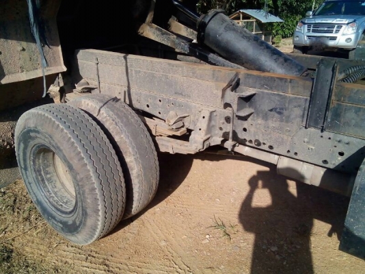 รถอีซูซุ 6 ล้อดั้ม 120 แรงม้า. ปี 43  ( ฝาดำ )  สนใจติดต่อ  081 - 6079515